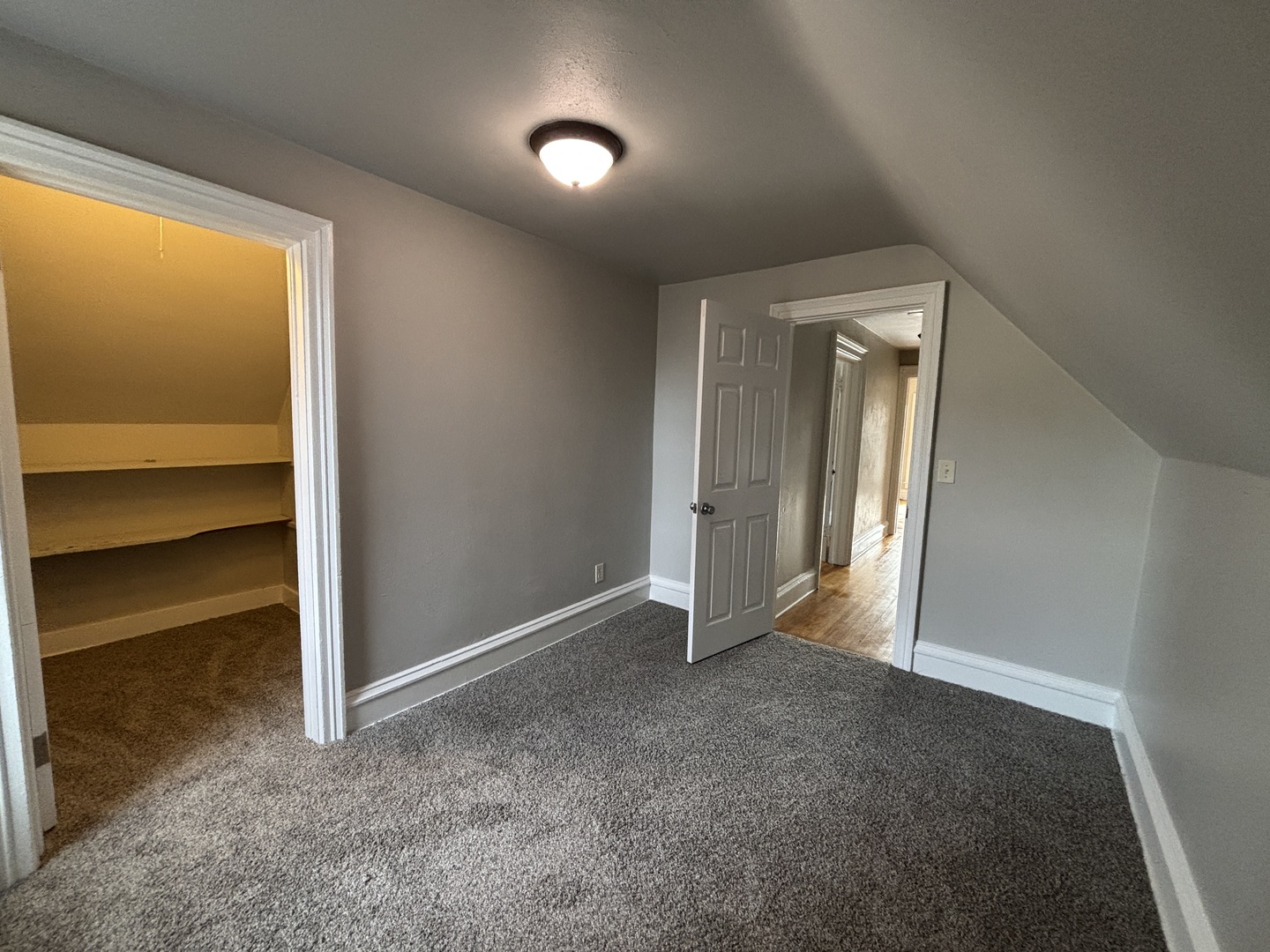 122 E 2nd Street