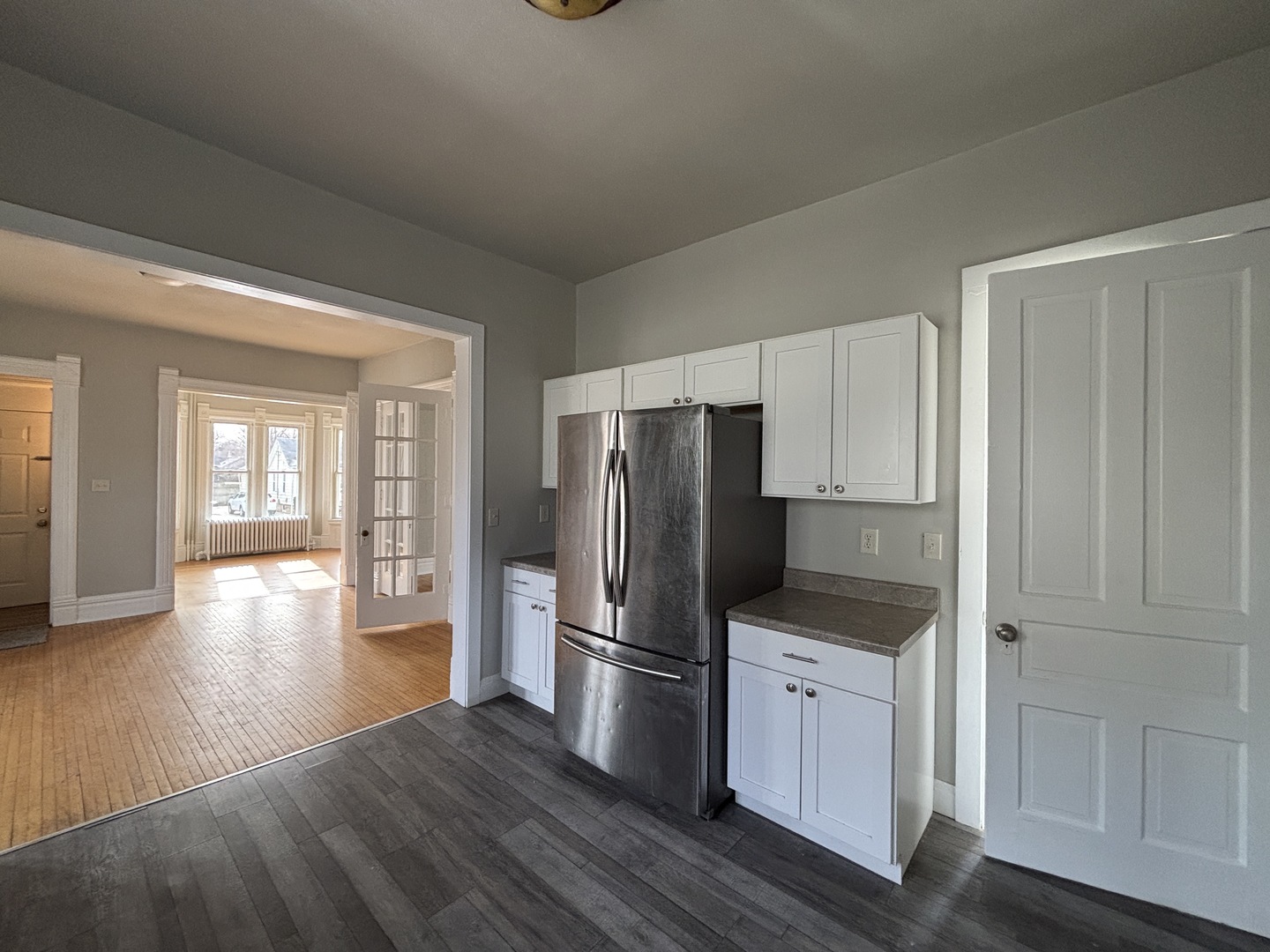 122 E 2nd Street