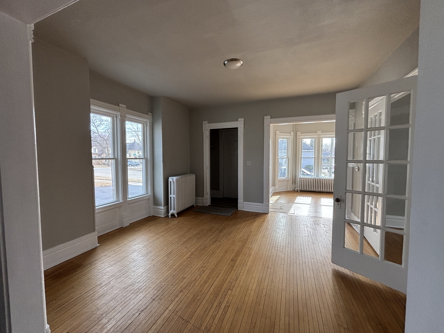 122 E 2nd Street