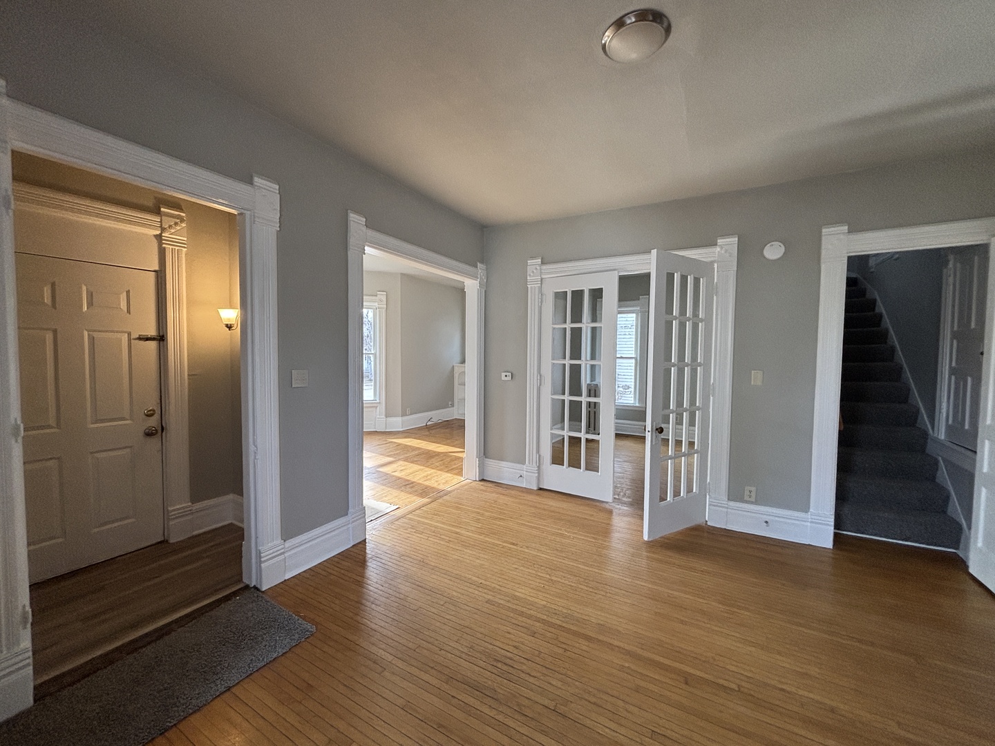 122 E 2nd Street