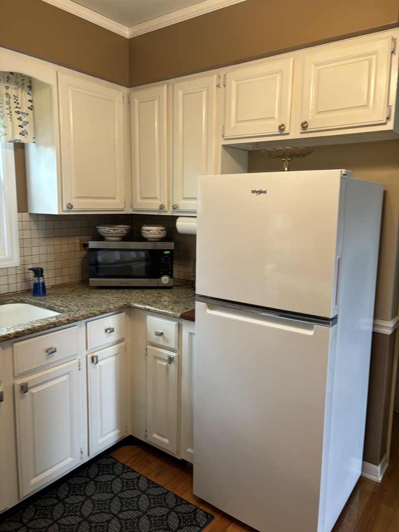 35W558 SUNNYSIDE Avenue