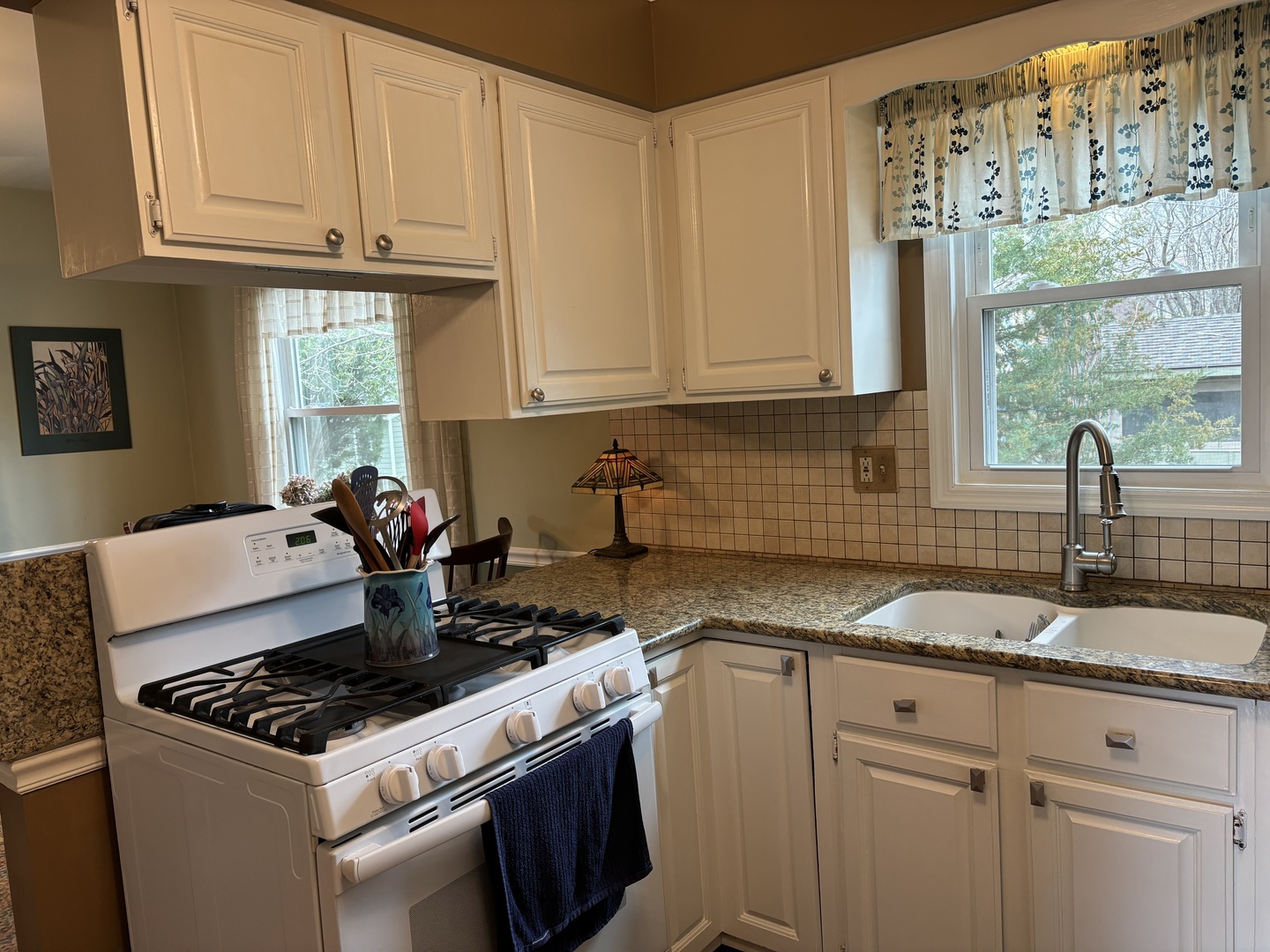 35W558 SUNNYSIDE Avenue