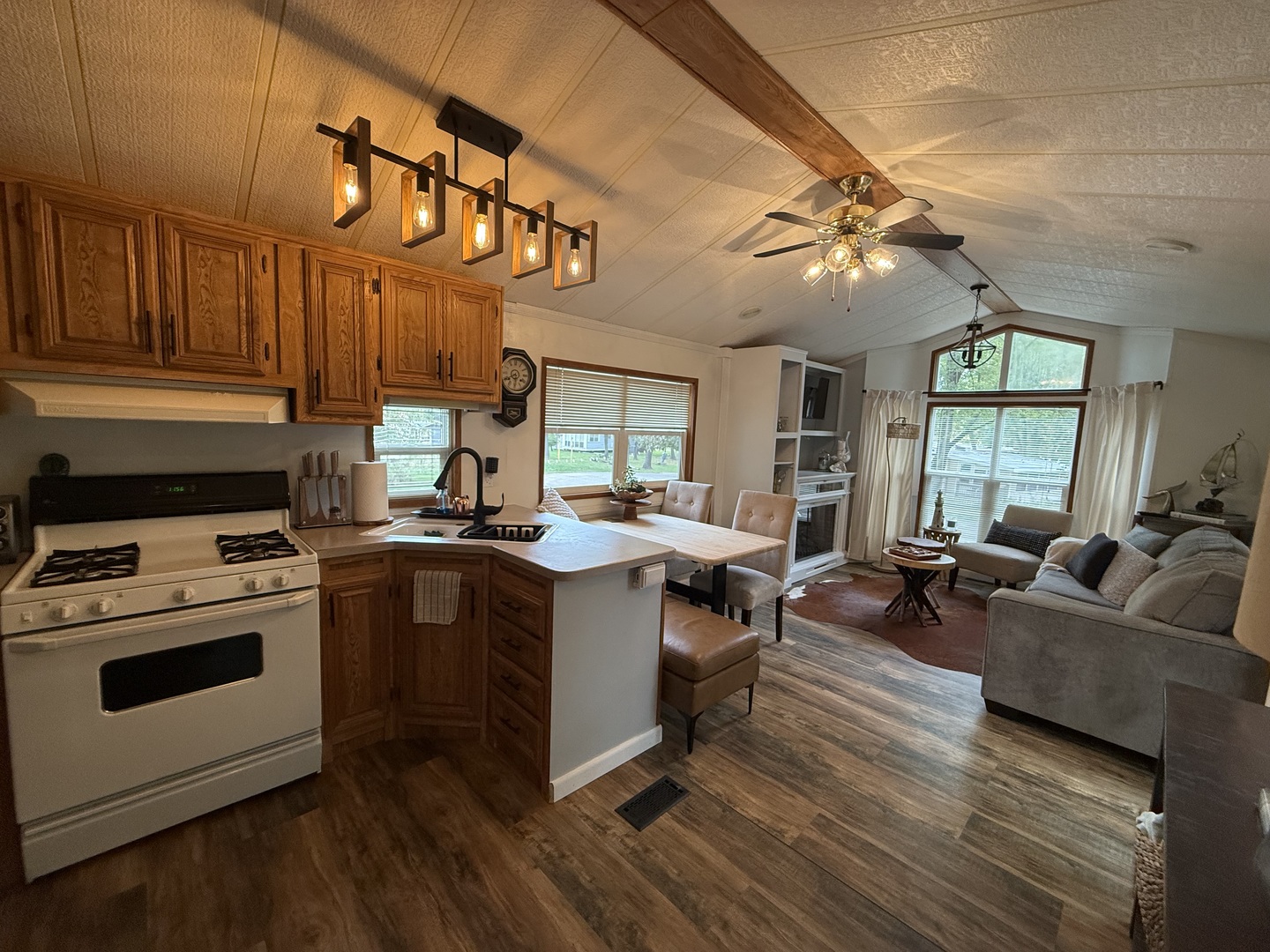 9-49 Woodhaven Lakes