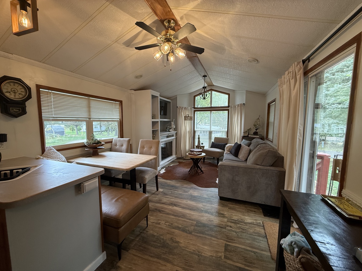9-49 Woodhaven Lakes