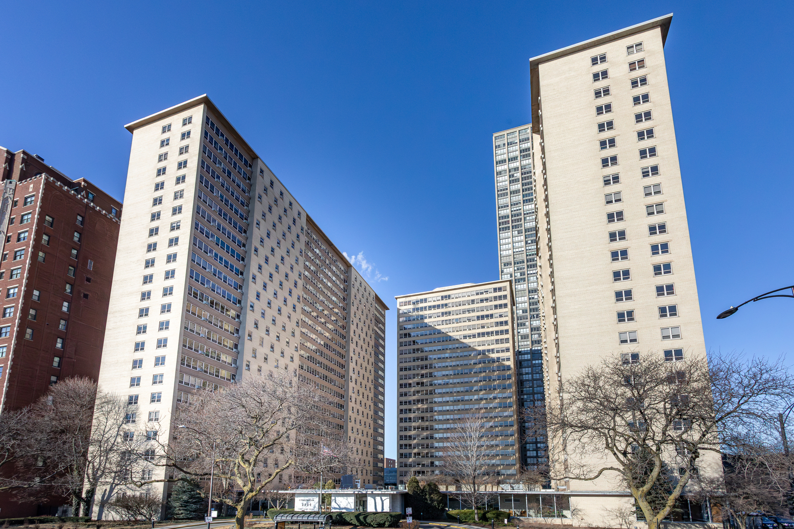 3950 N Lake Shore Drive Unit: 1006B