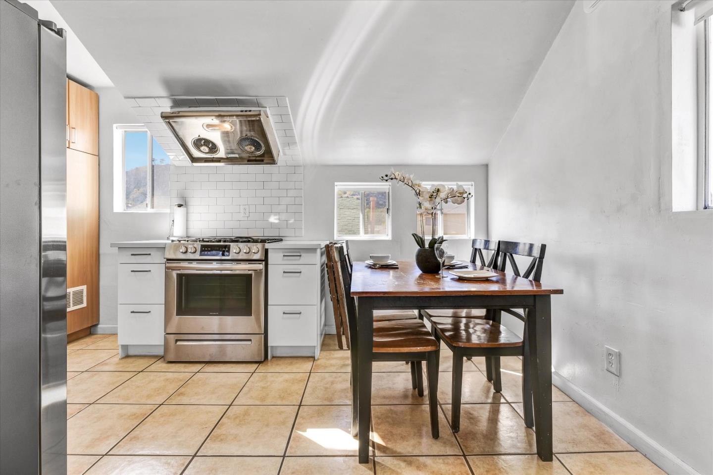 2405 Meadowvale Avenue