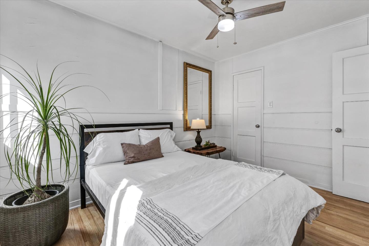 2405 Meadowvale Avenue