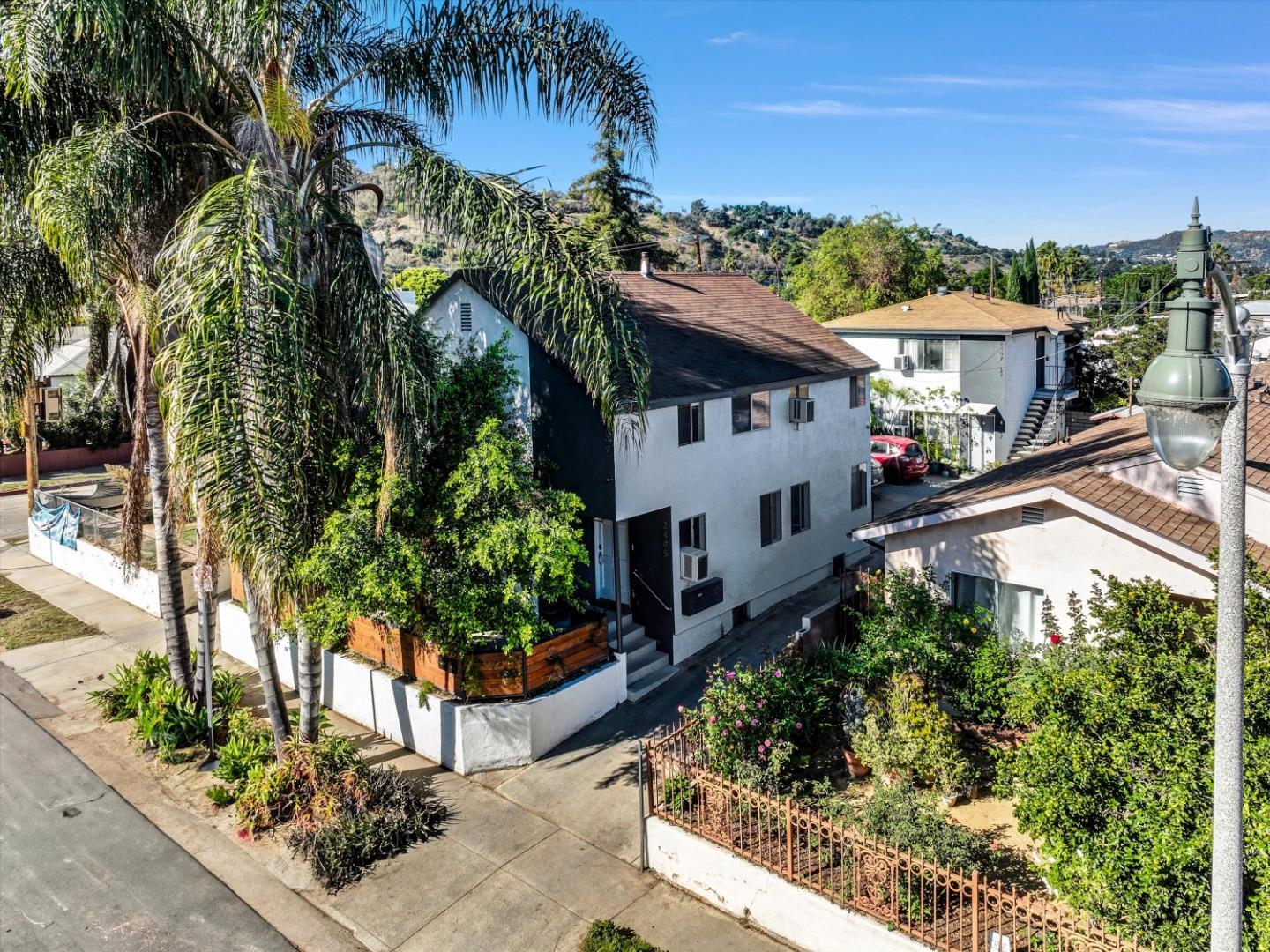 2405 Meadowvale Avenue