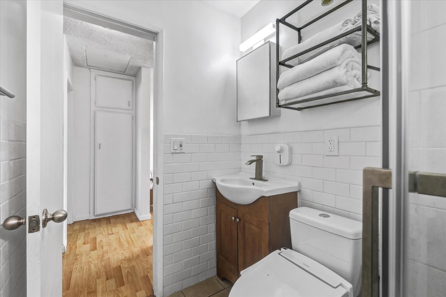 2405 Meadowvale Avenue