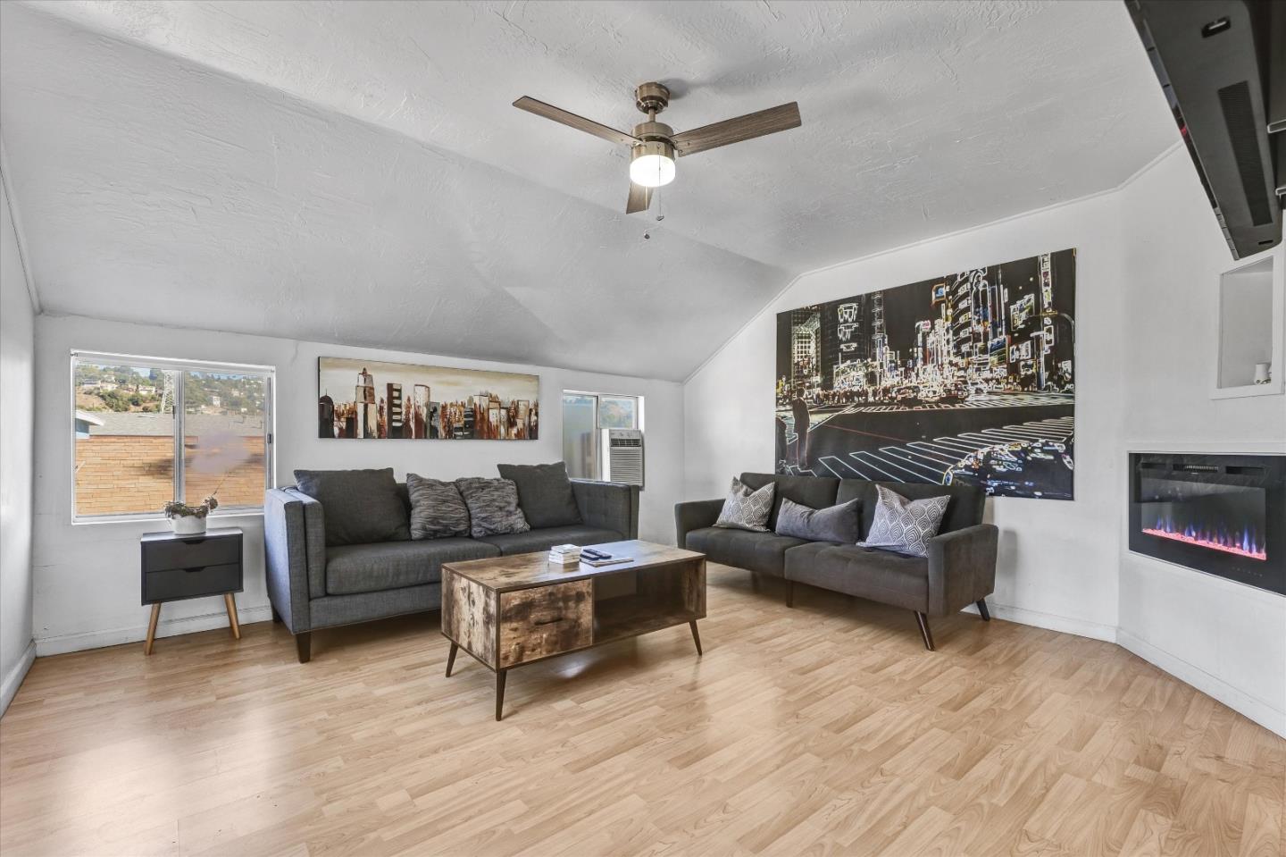 2405 Meadowvale Avenue