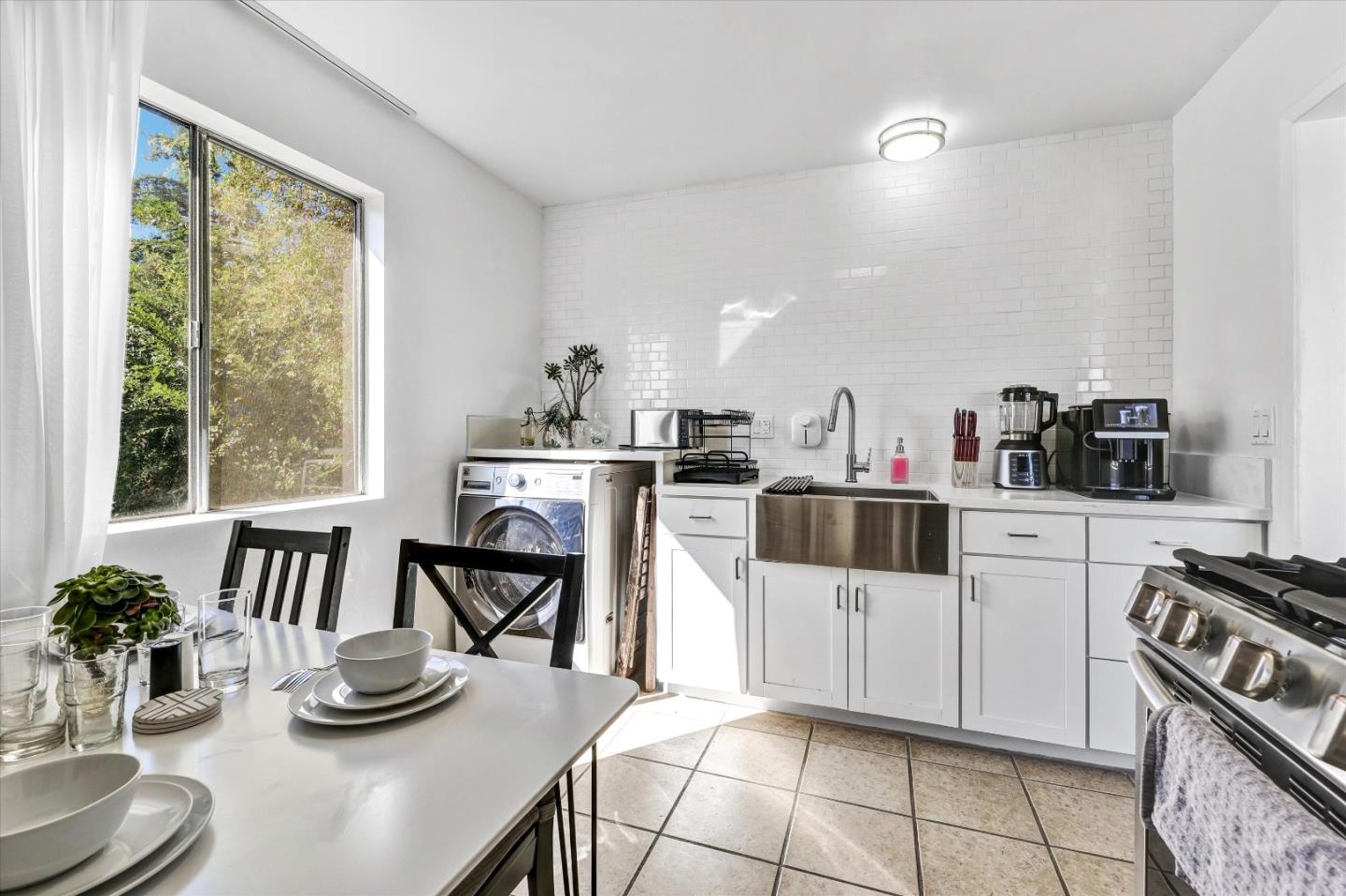 2405 Meadowvale Avenue