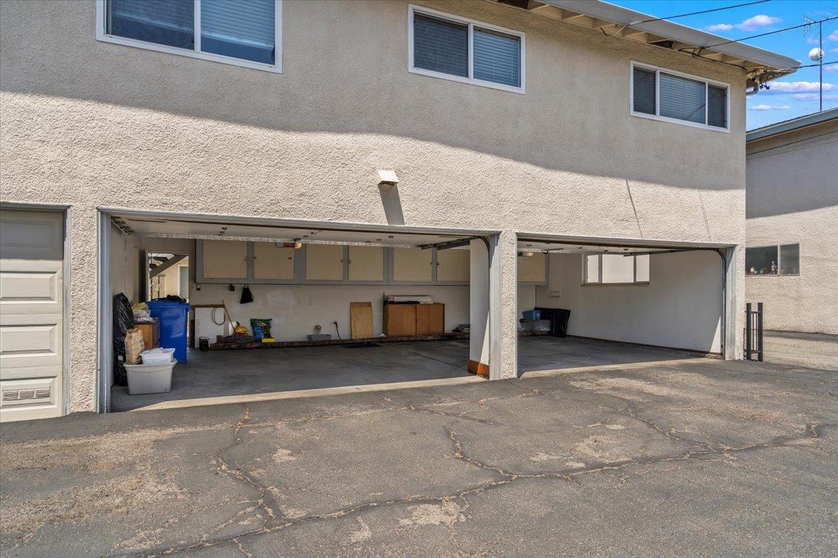 3166 Neal AVE