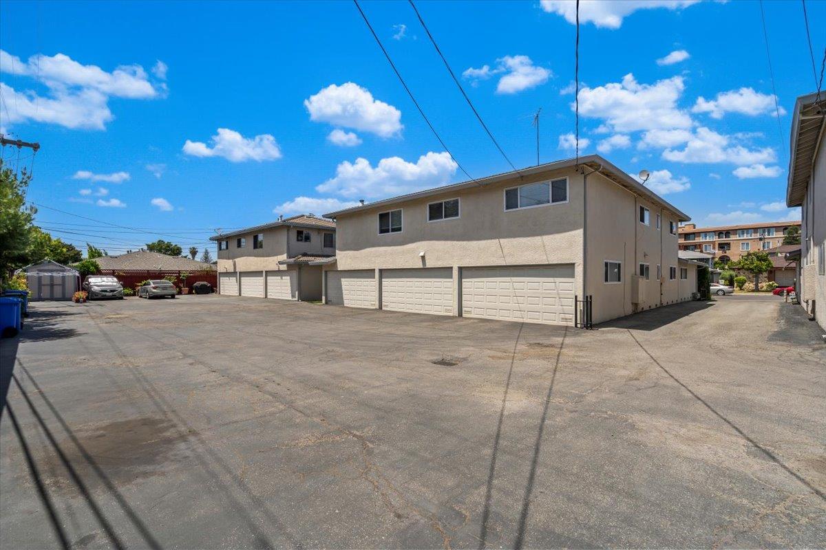 3166 Neal AVE