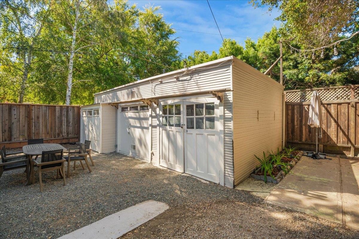 318 Emerson ST