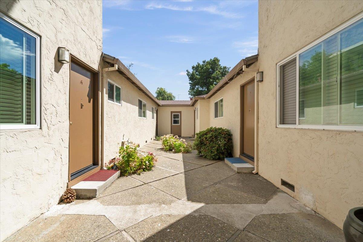 4211 Mckellar LN