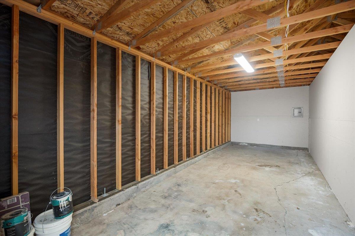 1182 Bismarck DR