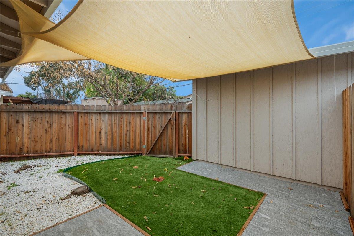 1182 Bismarck DR