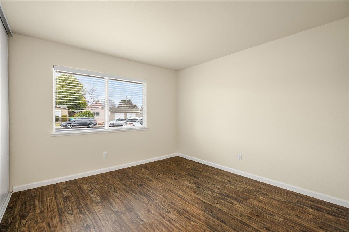 1182 Bismarck DR