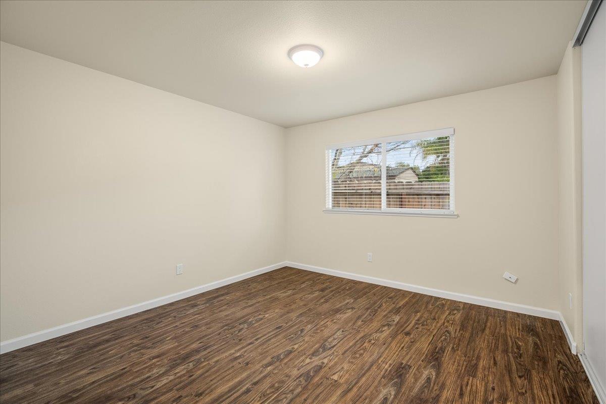 1182 Bismarck DR