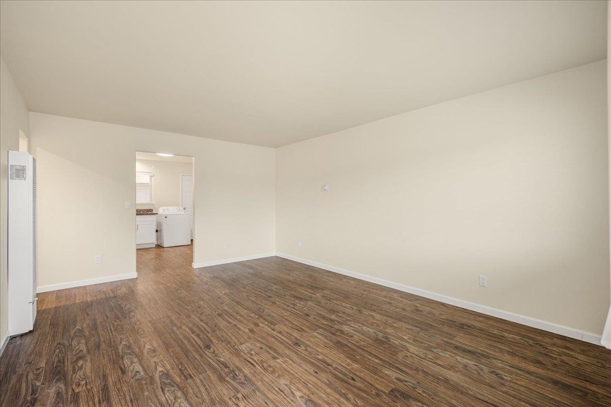 1182 Bismarck DR