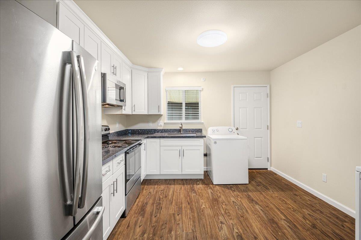 1182 Bismarck DR