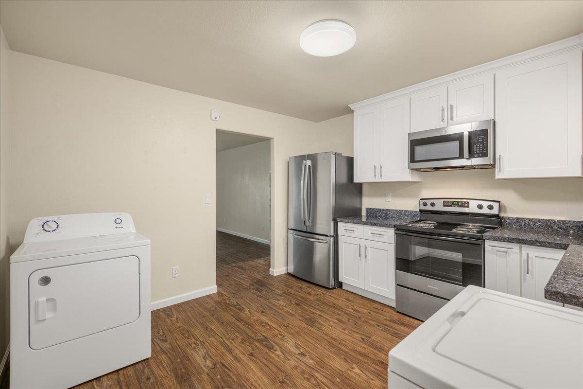 1182 Bismarck DR