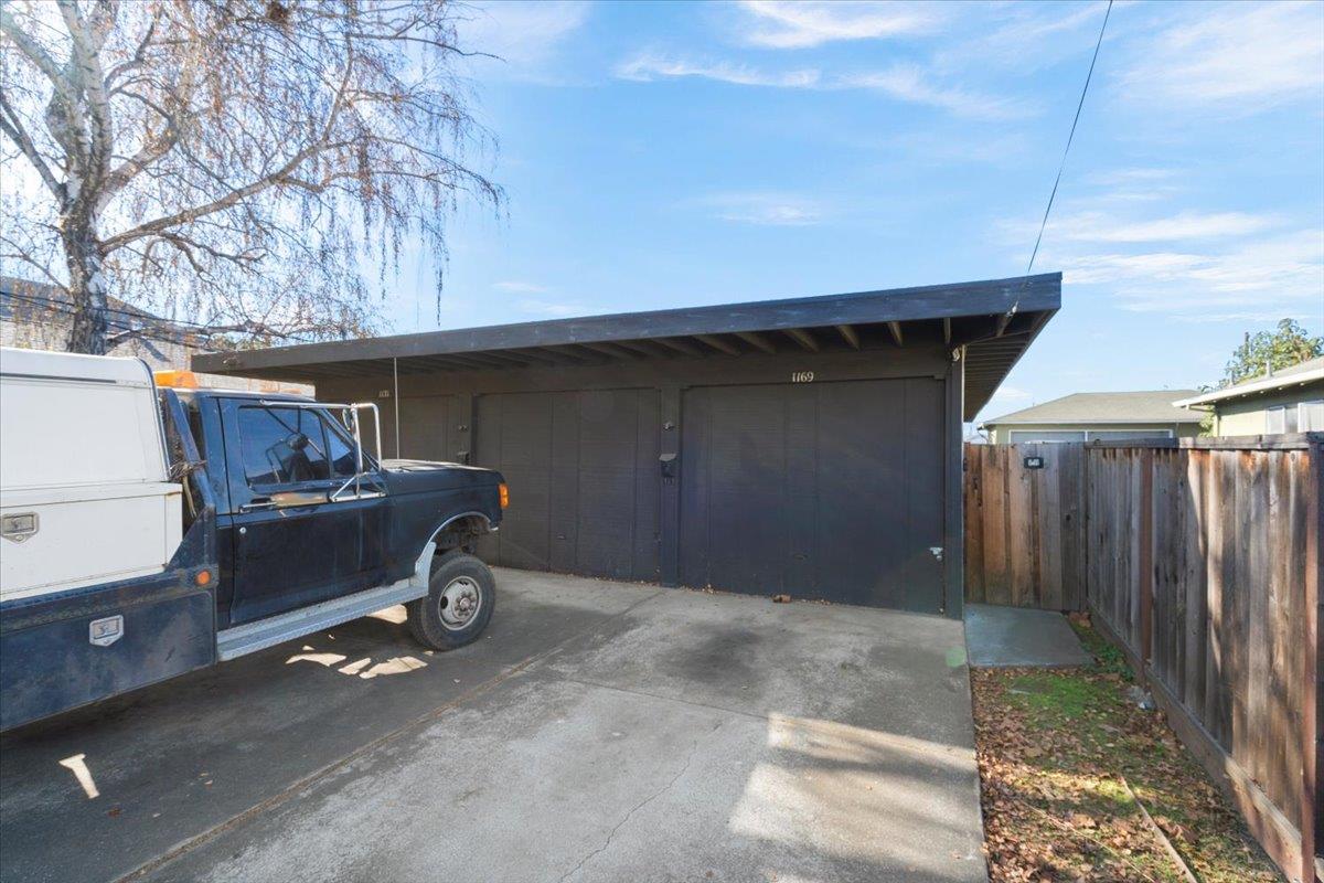 1171 Locust ST