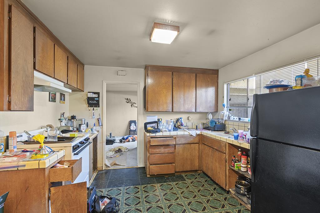 1171 Locust ST