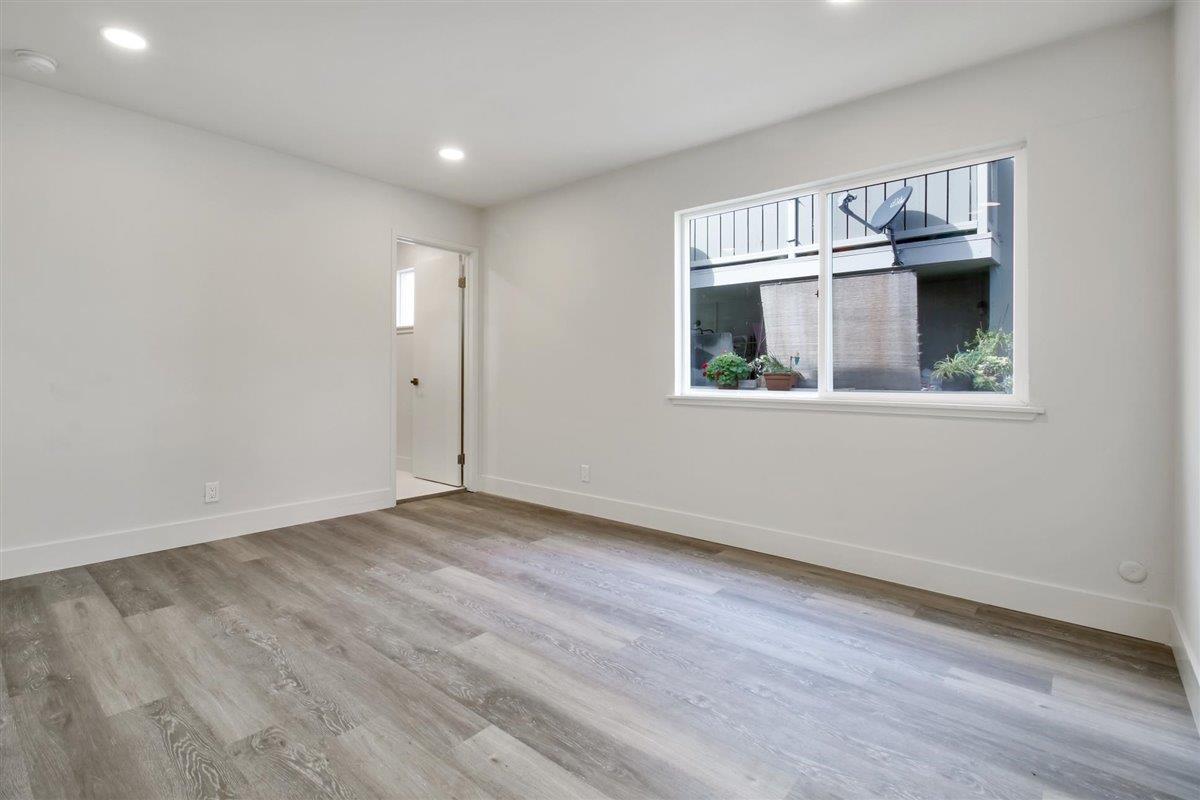 2483 Middlefield RD