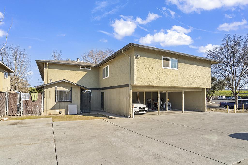 7487 Rogers Lane