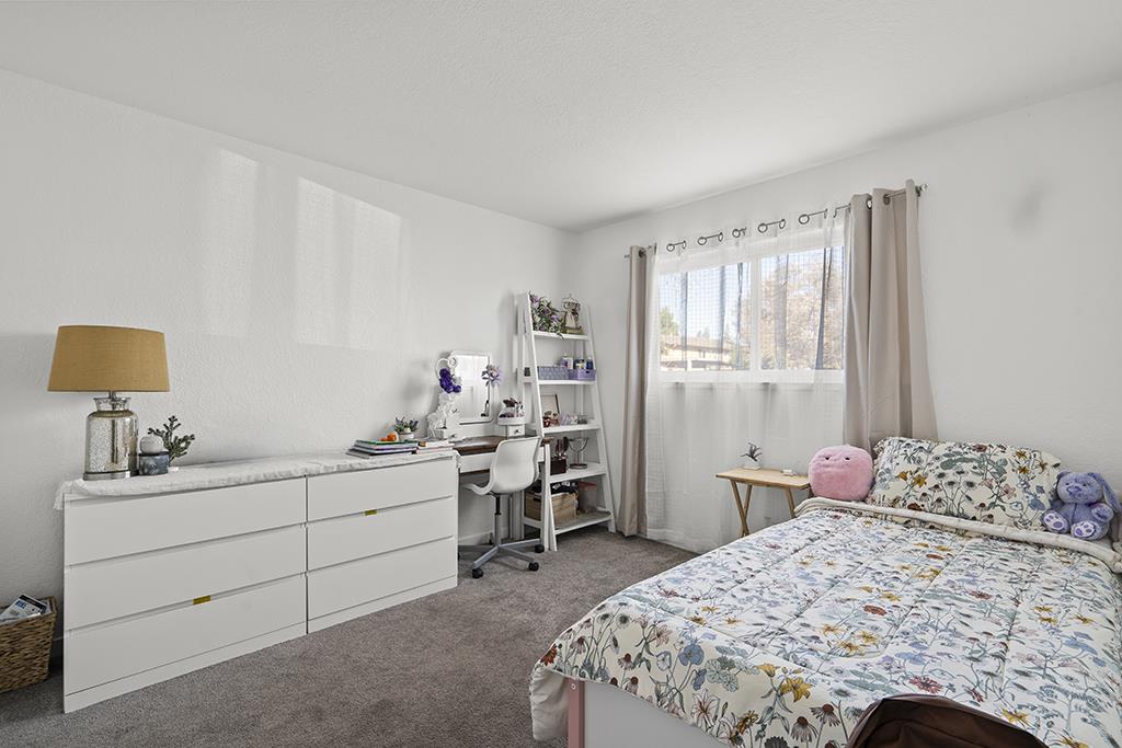 7487 Rogers Lane
