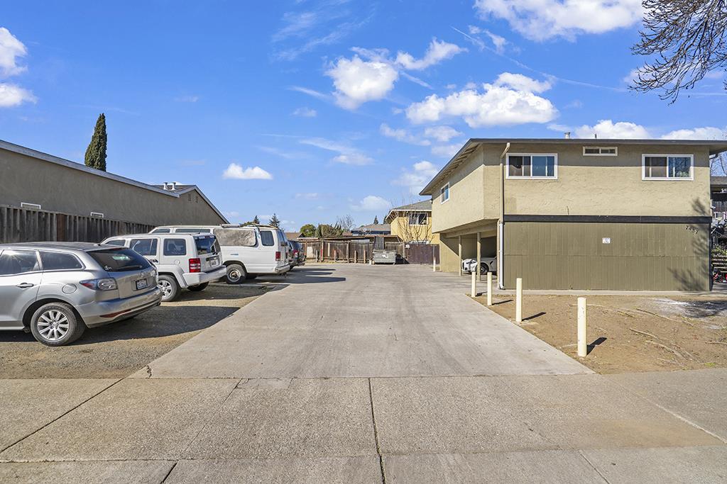 7487 Rogers Lane