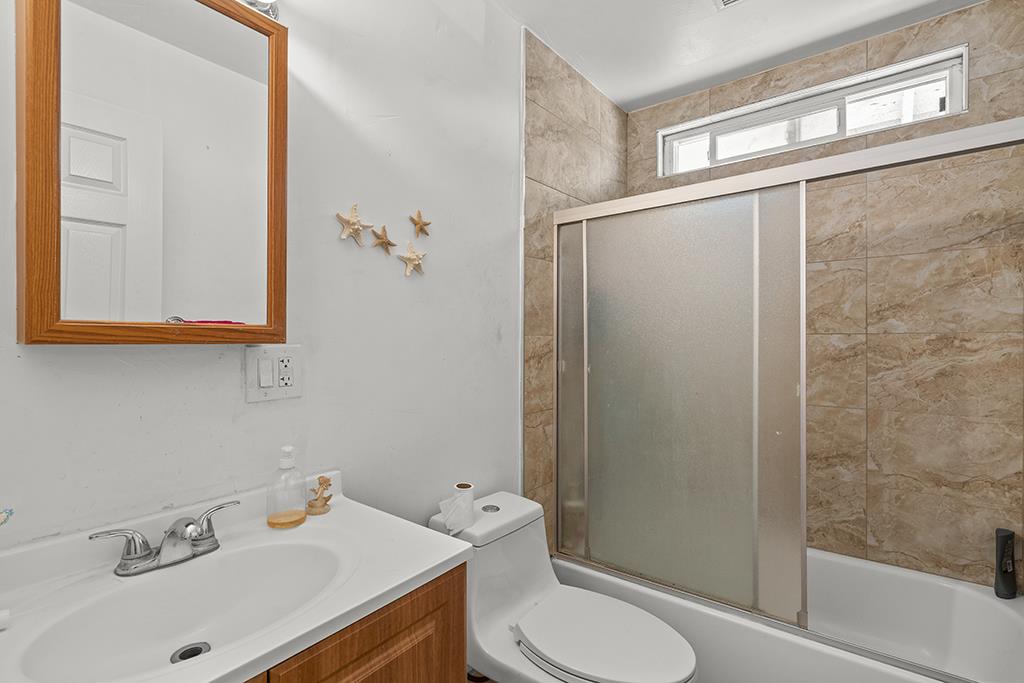 7487 Rogers Lane