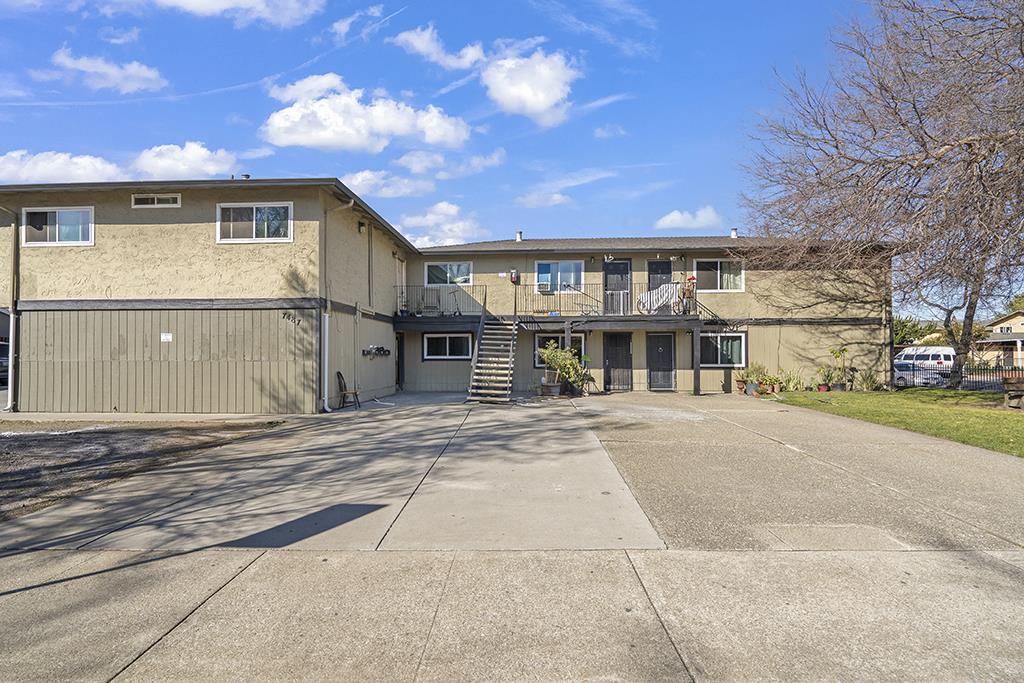 7487 Rogers Lane