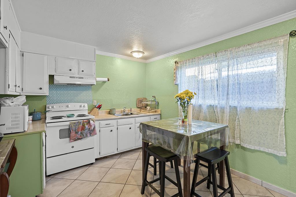 7487 Rogers Lane
