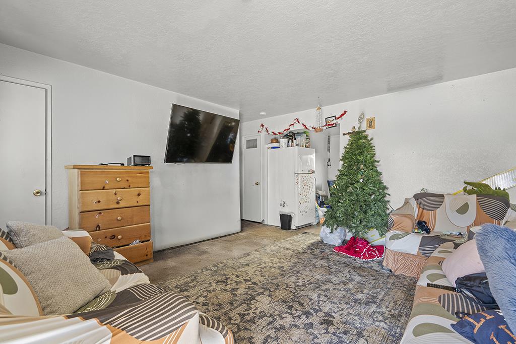 7487 Rogers Lane