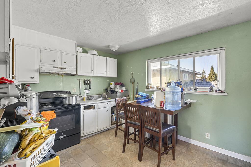 7487 Rogers Lane