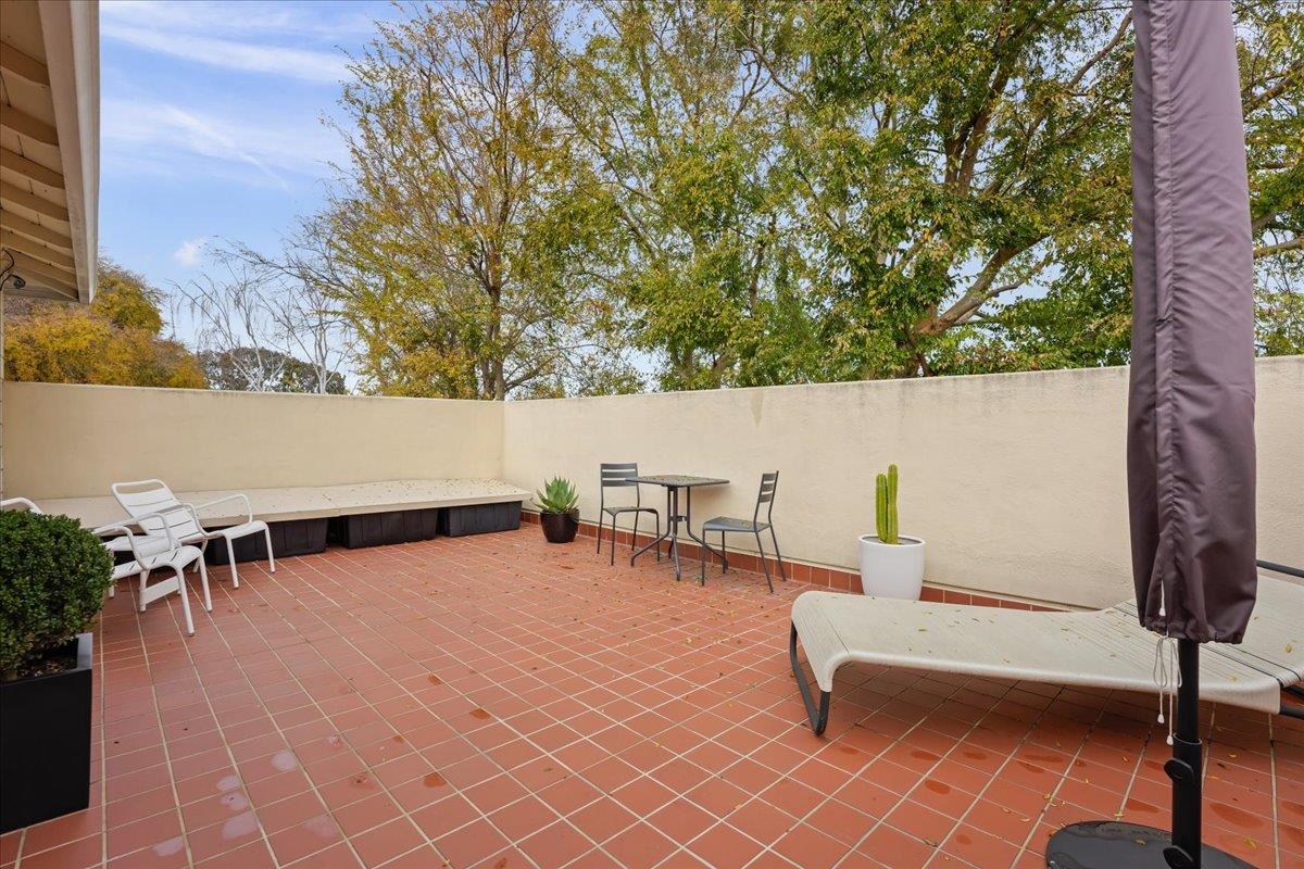 2735 Byron Street