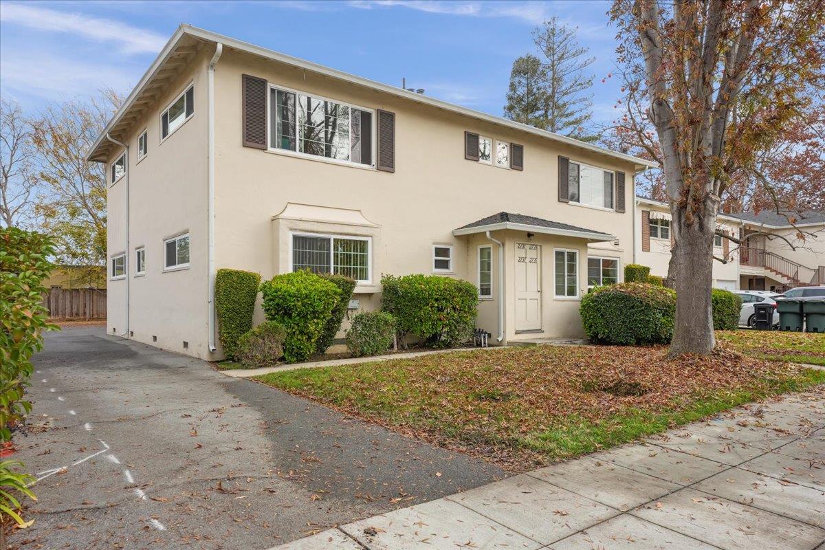 2735 Byron Street