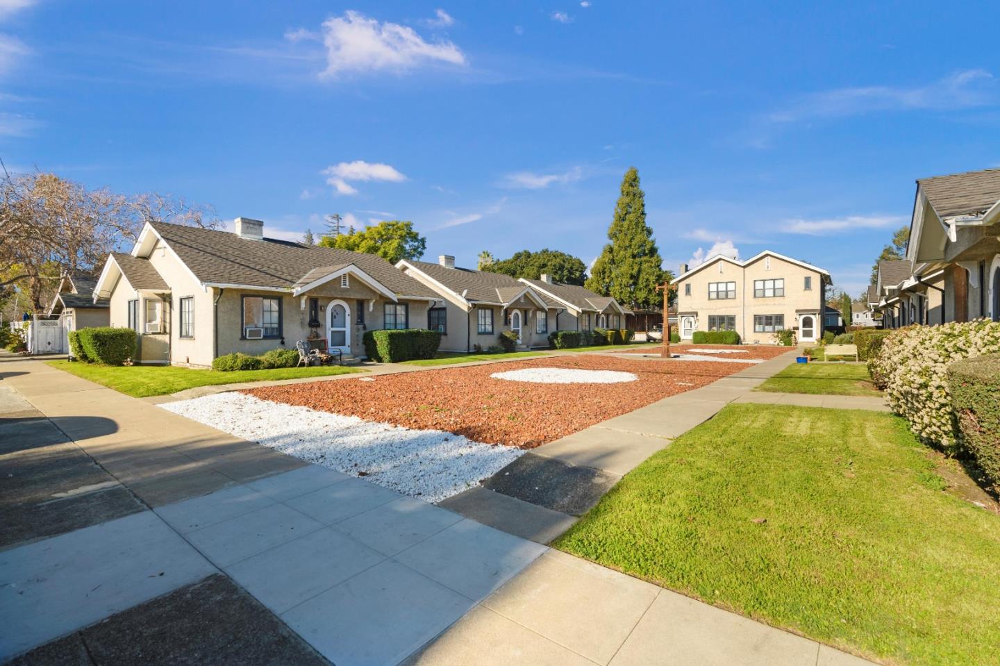 859-879 Villa Avenue