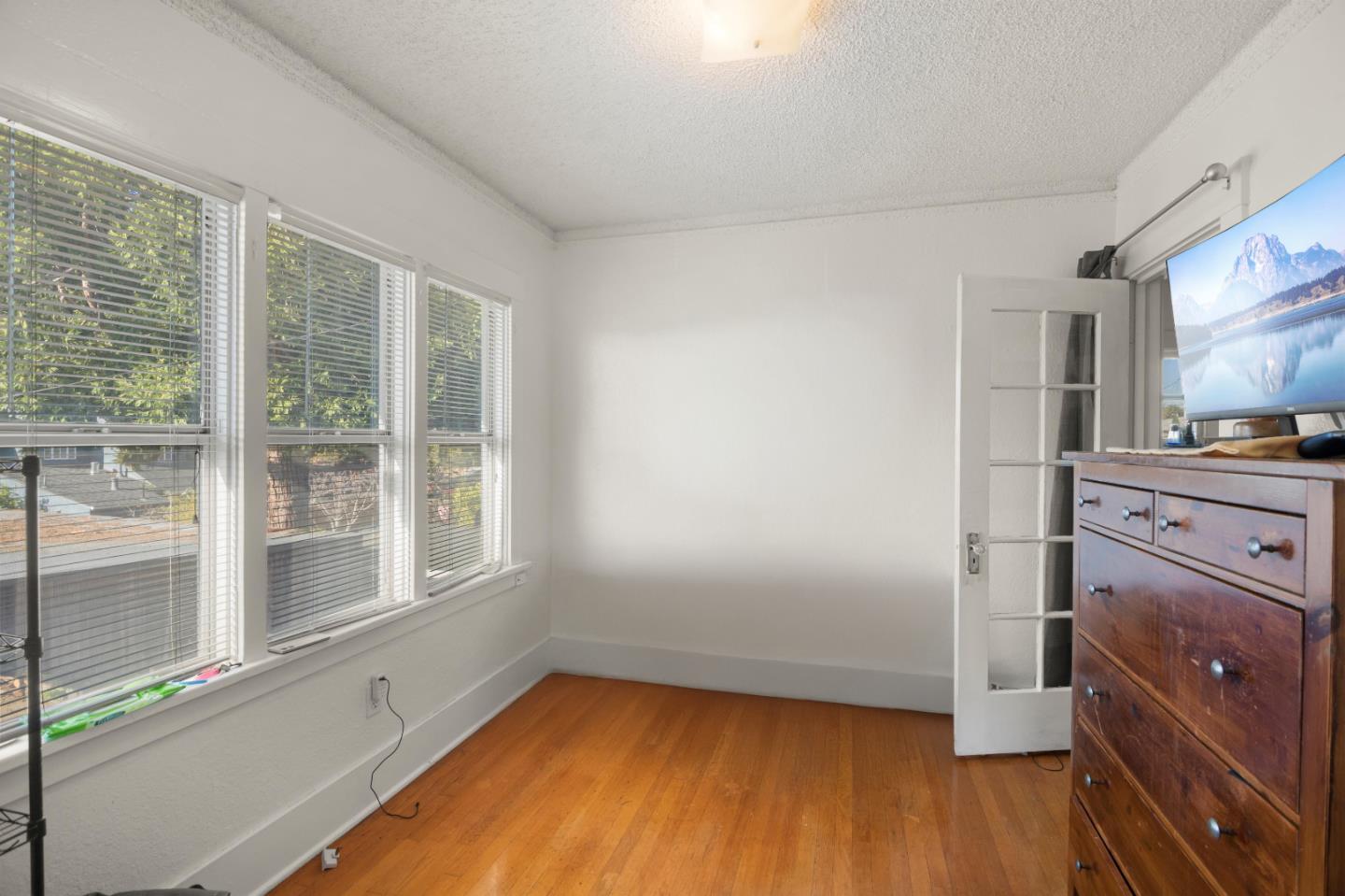 859-879 Villa Avenue