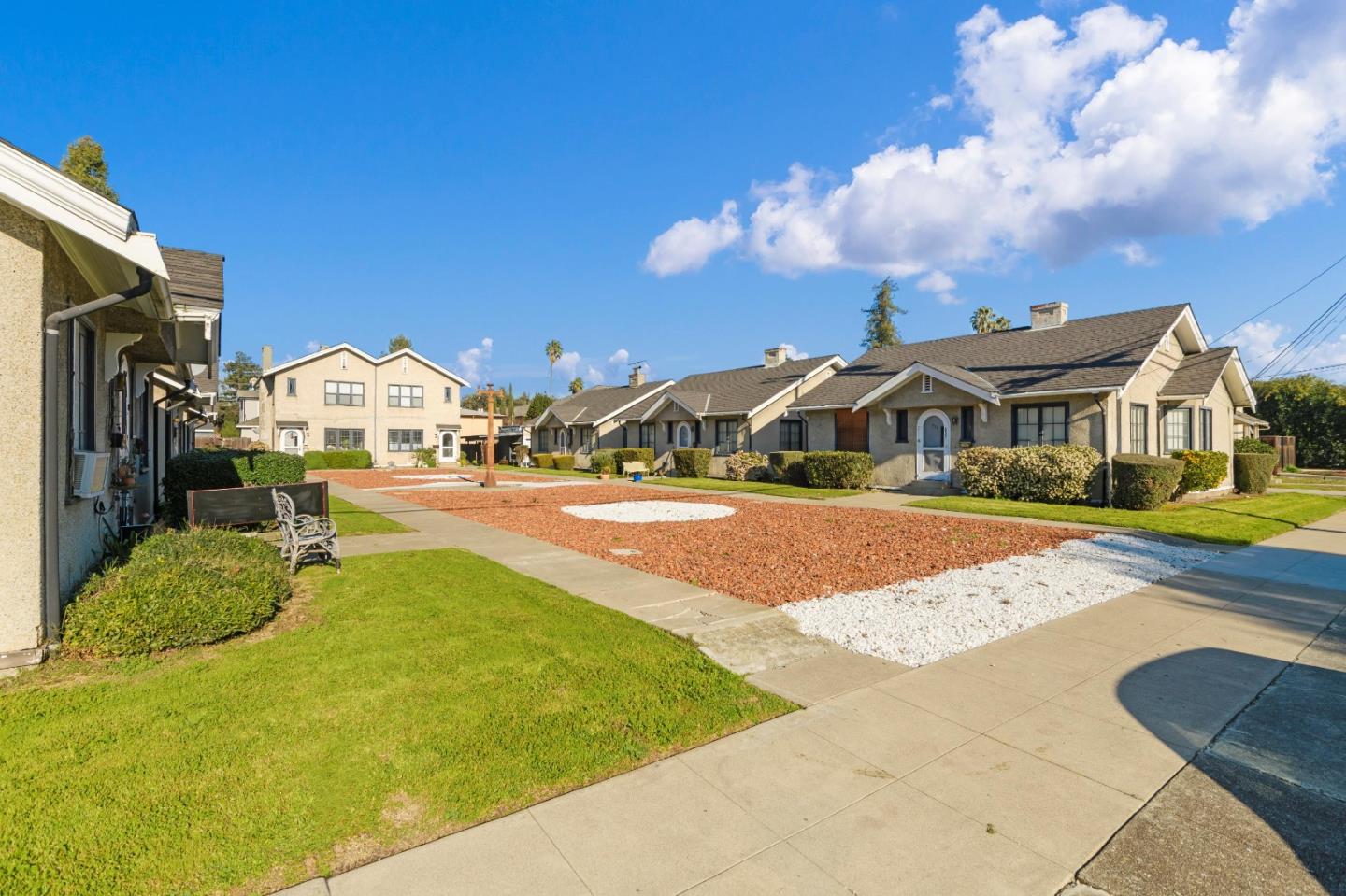 859-879 Villa Avenue