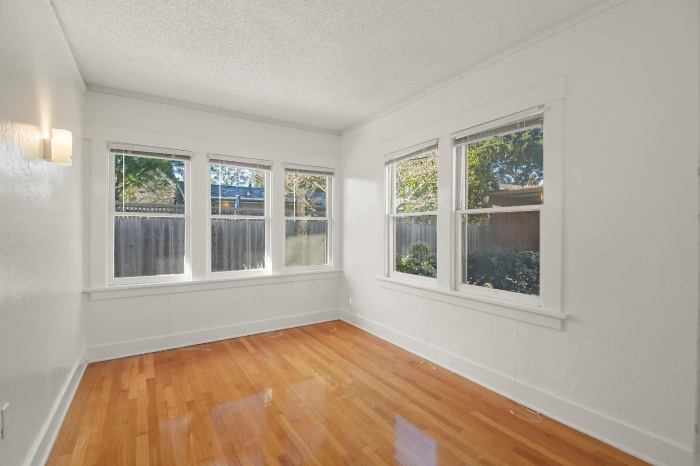 859-879 Villa Avenue