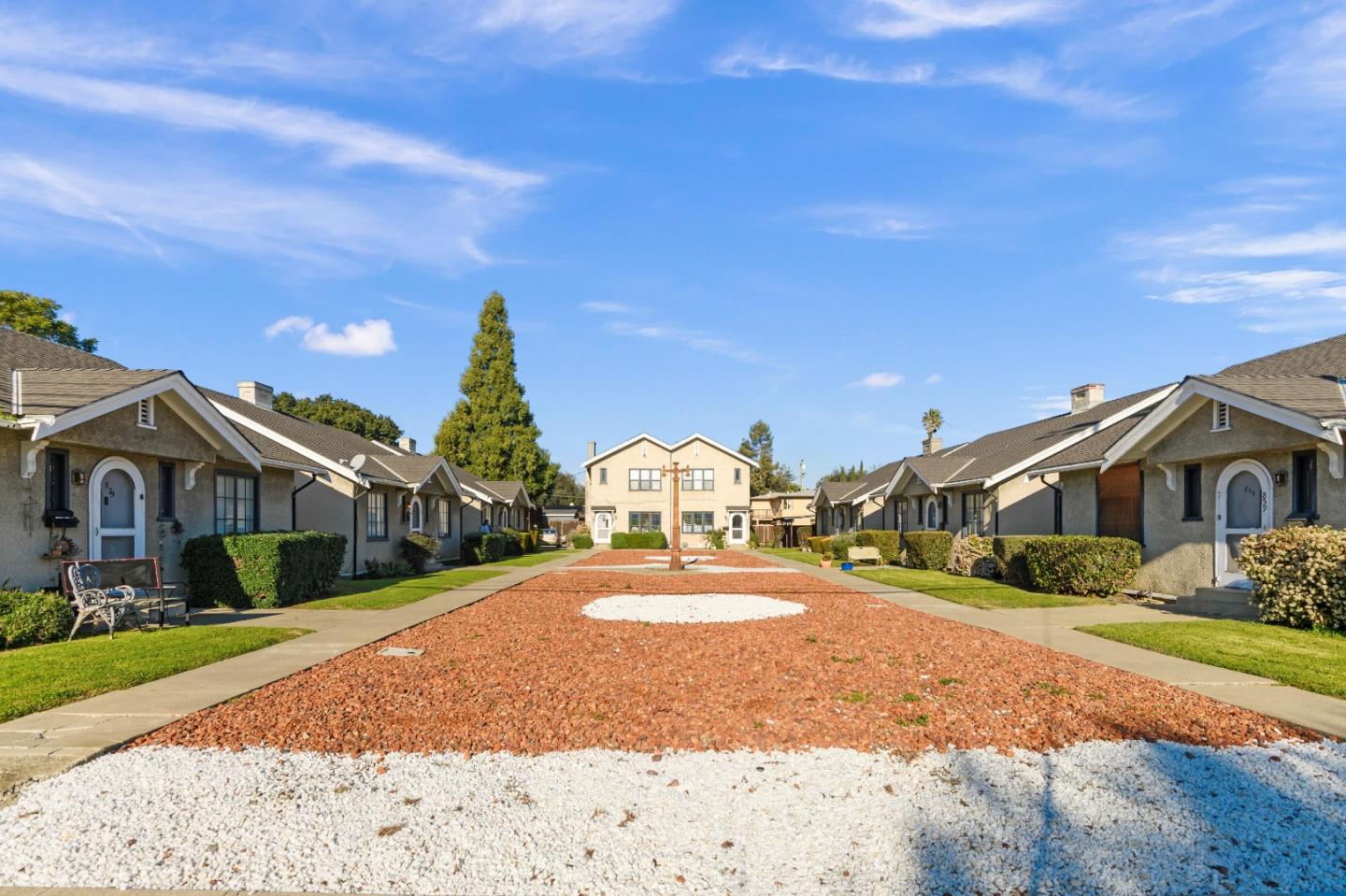 859-879 Villa Avenue