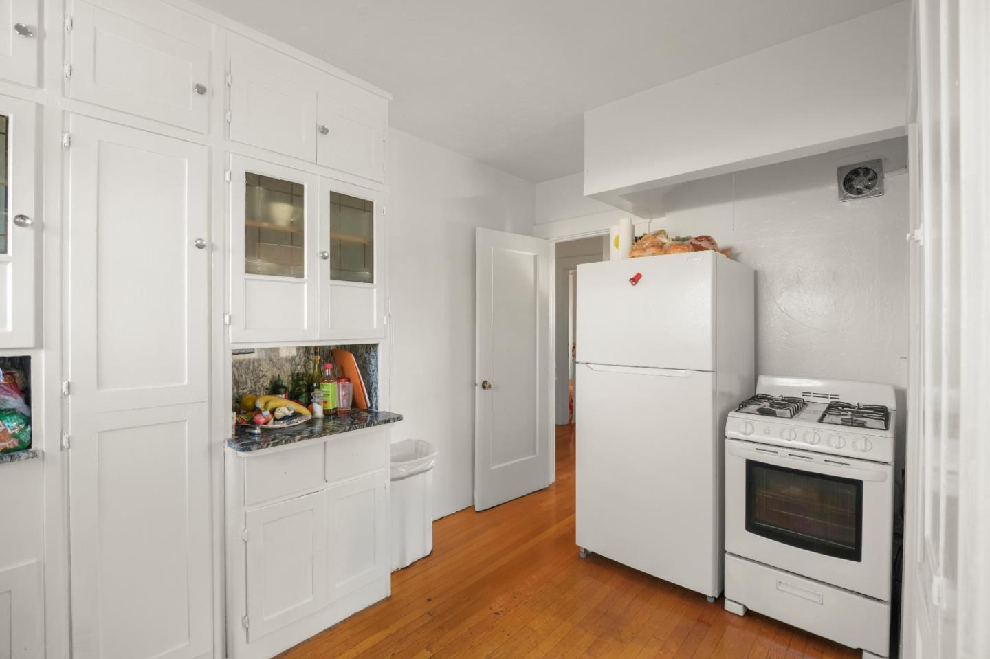 859-879 Villa Avenue