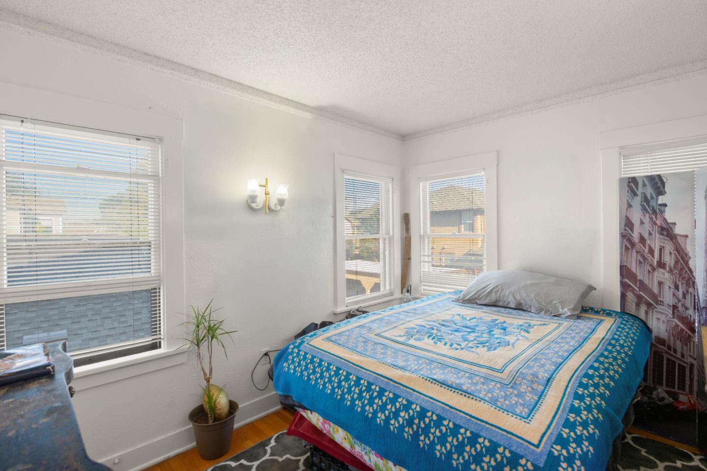 859-879 Villa Avenue