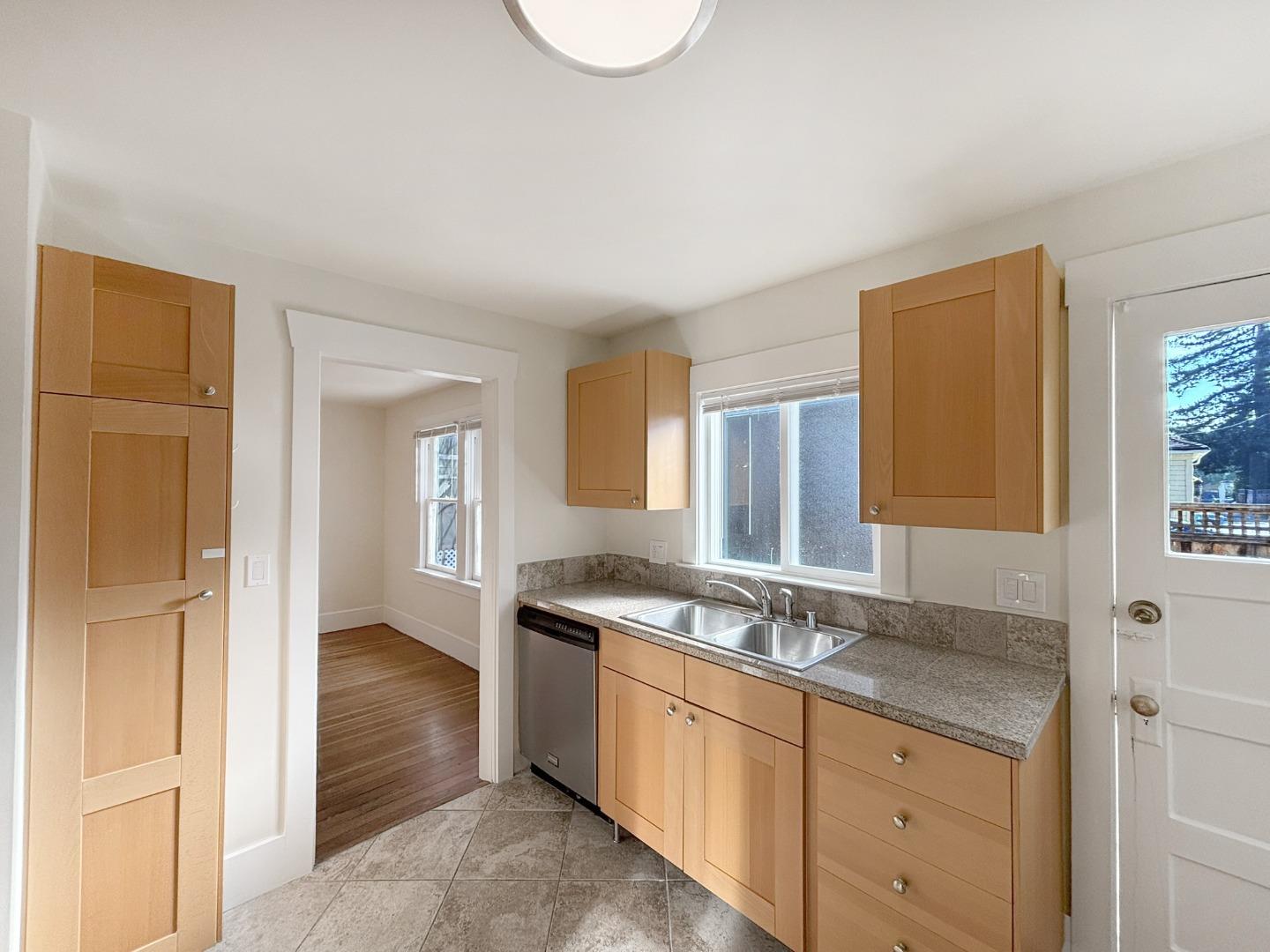 262 Hawthorne Avenue