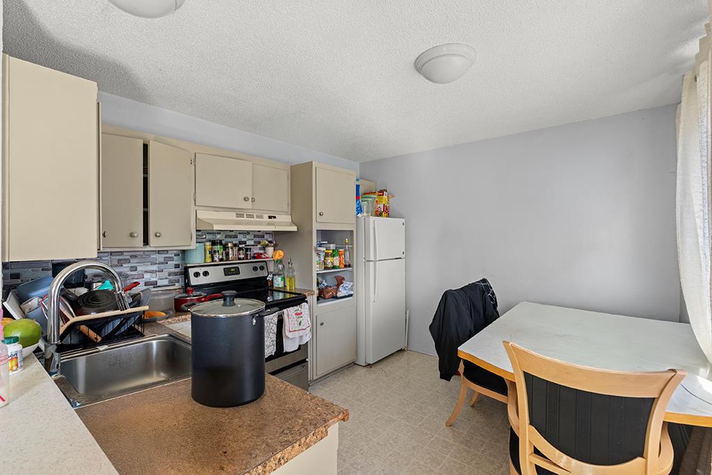 25039 Cypress Avenue