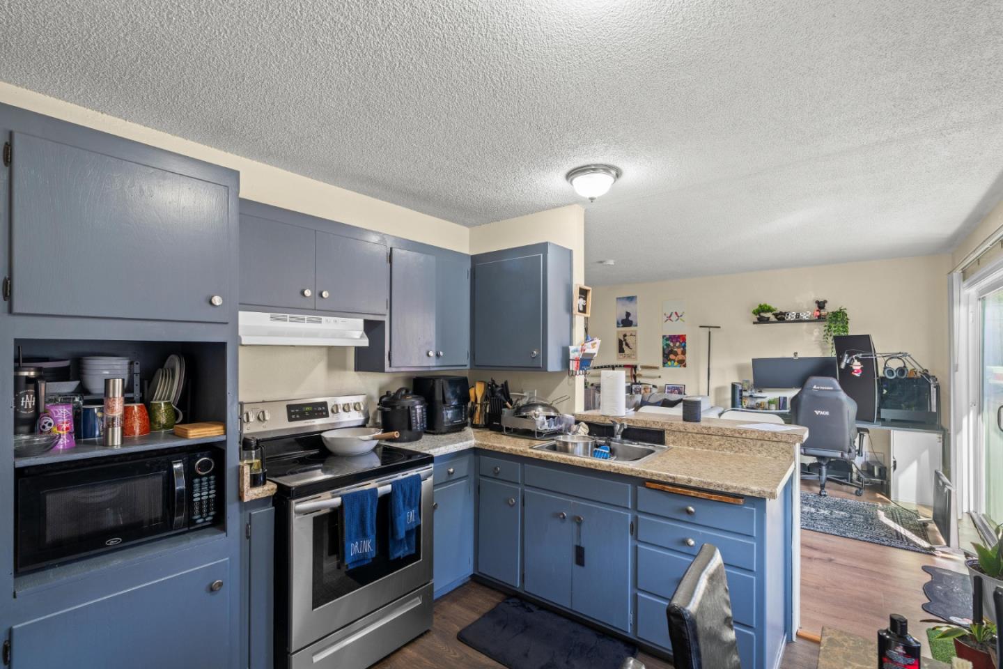 25039 Cypress Avenue