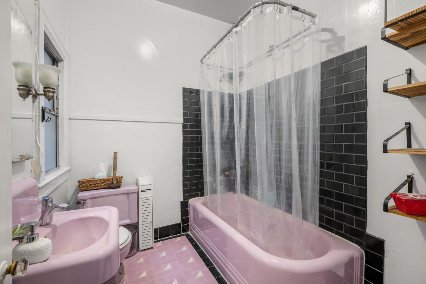 2874-2882 Telegraph Avenue